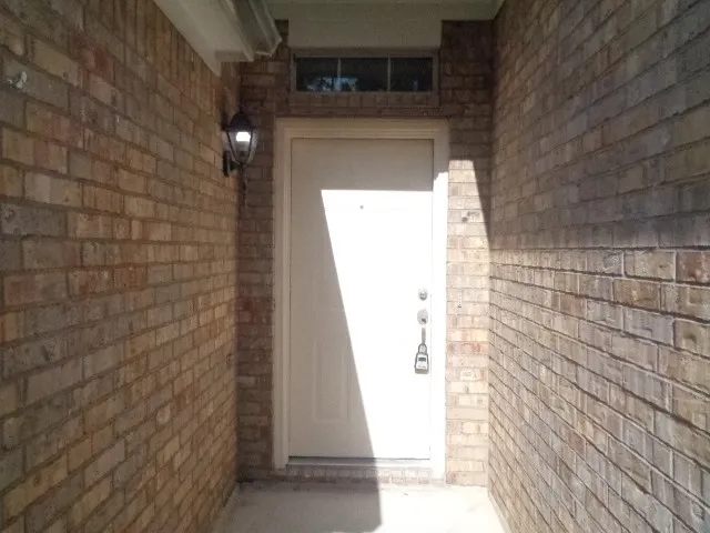 $1,750 | 446 North Compass Rose Circle, Crosby, TX 77532