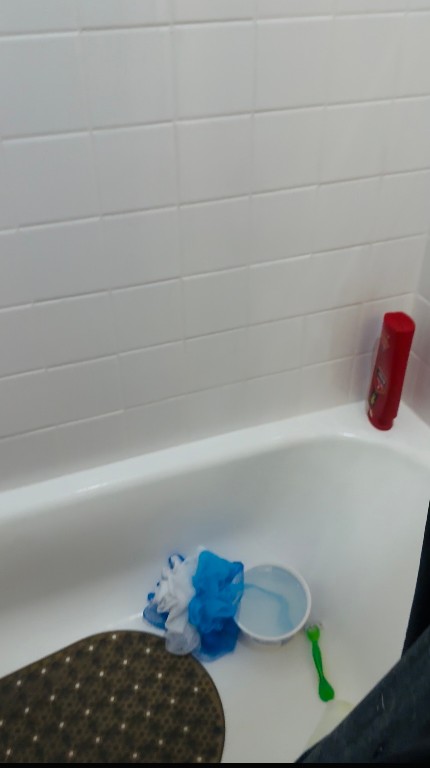 6200 West Tidwell Road, Unit 304 Houston, TX 77092 - Photo 10 of 14 a bathroom with a bathtub