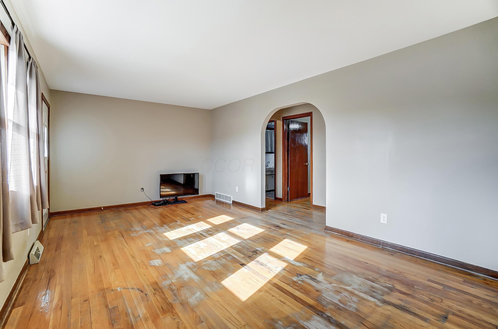 1258 Williams Road Columbus, OH 43207 - Photo 12 of 37 007
