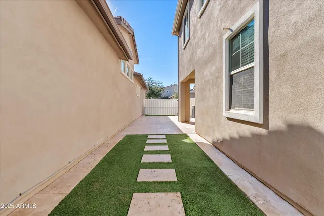 a view of a entrance door of the house