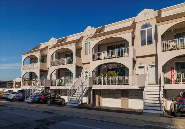 $5,000 | 277 West Broadway, Unit UPPR, Long Beach, NY 11561