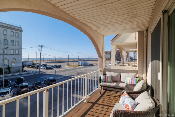 $5,000 | 277 West Broadway, Unit UPPR, Long Beach, NY 11561