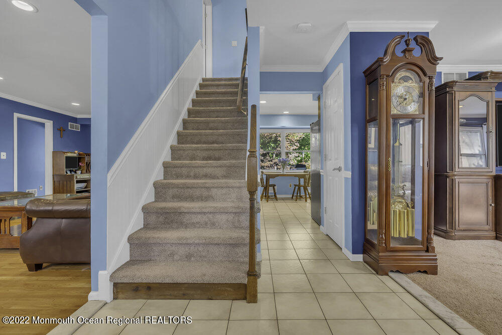 960 Farmingdale Road Jackson, NJ 08527 - Photo 5 of 39 a view of entryway and hall with wooden floor