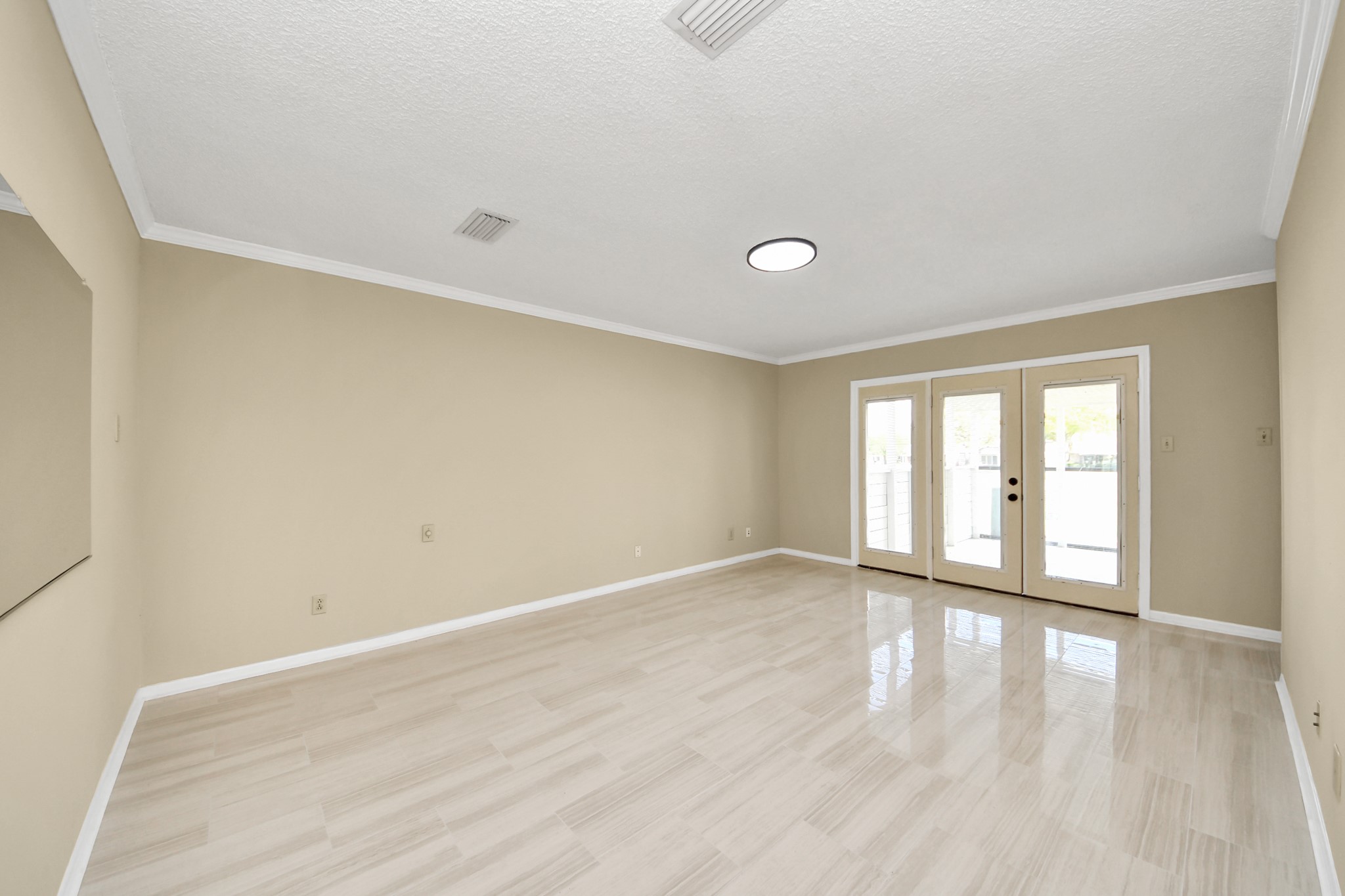 5 Tiffany Square Sugar Land, TX 77478 - Photo 15 of 32 wooden floor in an empty room with a window