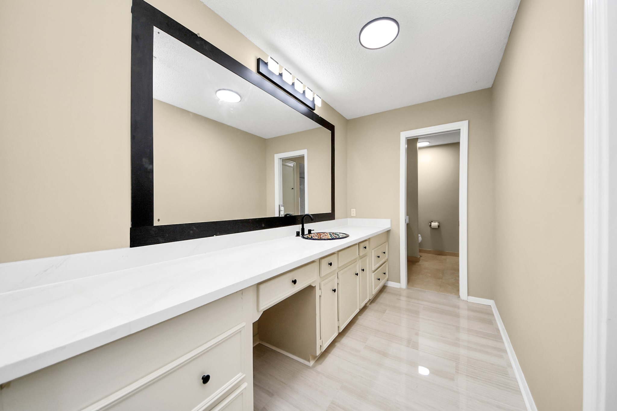 5 Tiffany Square Sugar Land, TX 77478 - Photo 17 of 32 Primary bathroom