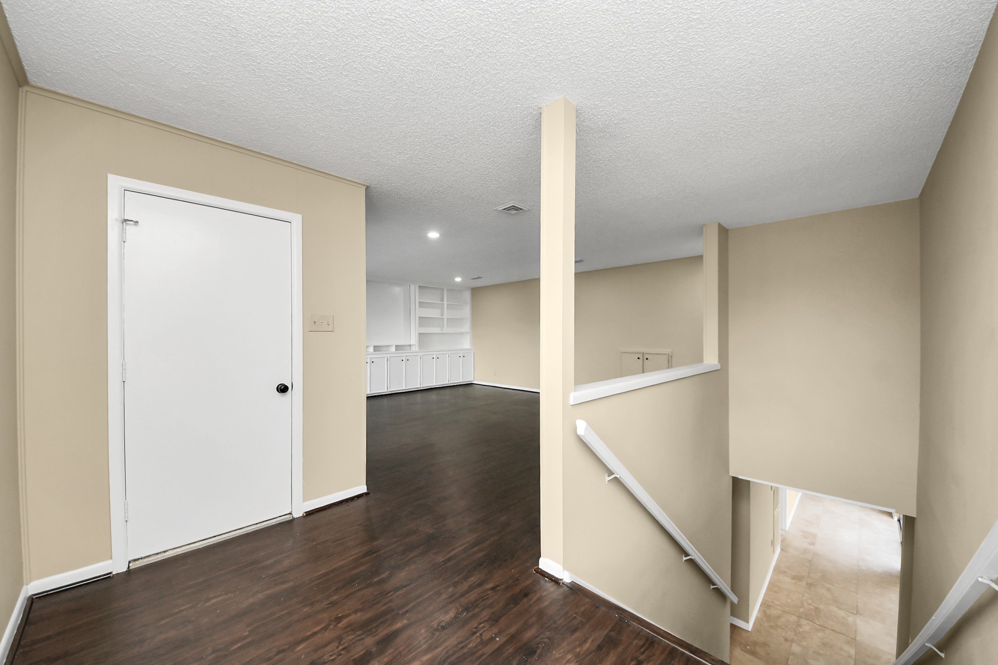 5 Tiffany Square Sugar Land, TX 77478 - Photo 23 of 32 Stairway to the gameroom upstairs