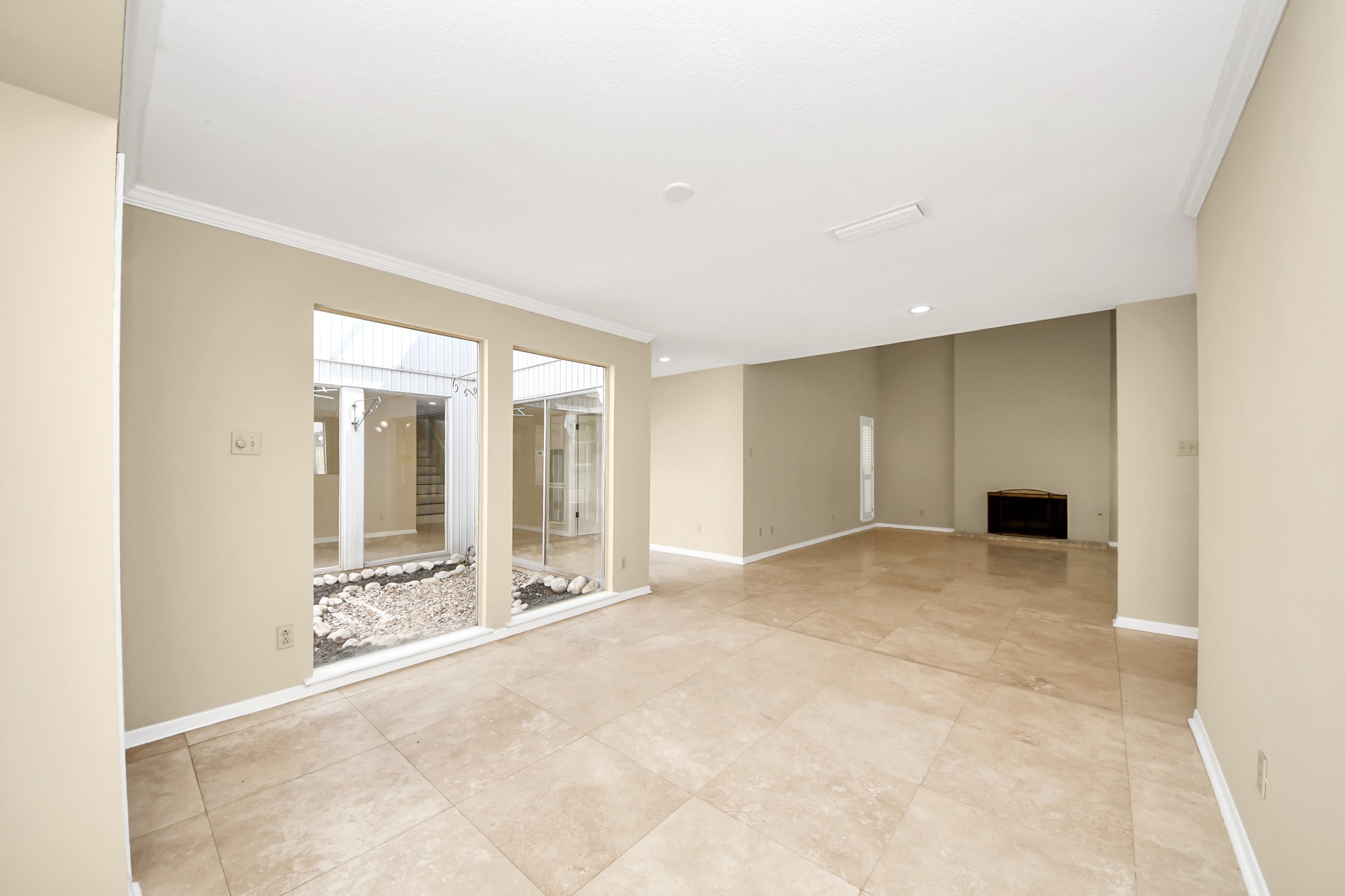 5 Tiffany Square Sugar Land, TX 77478 - Photo 8 of 32 The dining room overlooks the atrium