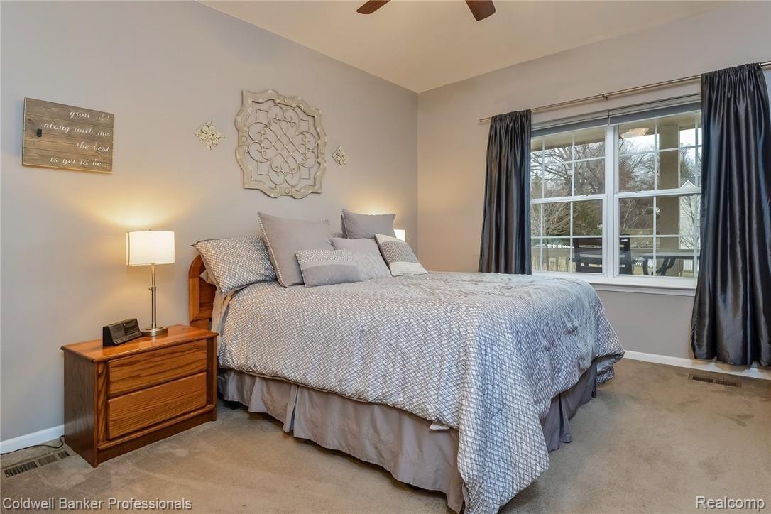 742 East Bluff Court Rochester, MI 48306 - Photo 22 of 60 021-photo-master-bedroom-6657299.jpg