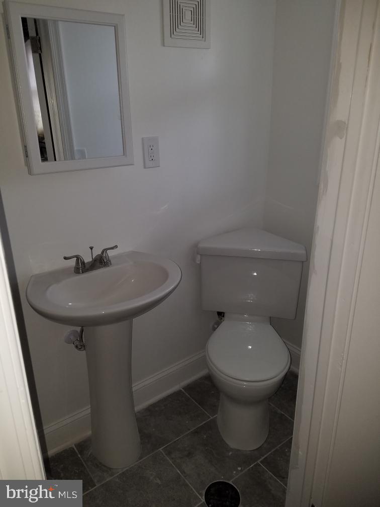 909 Stamford Road Baltimore, MD 21229 - Photo 23 of 43 Gallery Image 23
