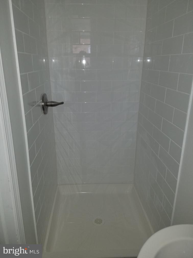 909 Stamford Road Baltimore, MD 21229 - Photo 36 of 43 Gallery Image 36