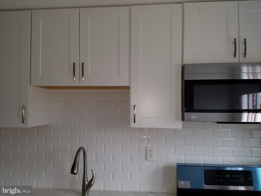 909 Stamford Road Baltimore, MD 21229 - Photo 5 of 43 Gallery Image 5