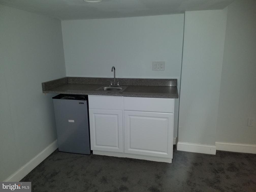 909 Stamford Road Baltimore, MD 21229 - Photo 7 of 43 Gallery Image 7