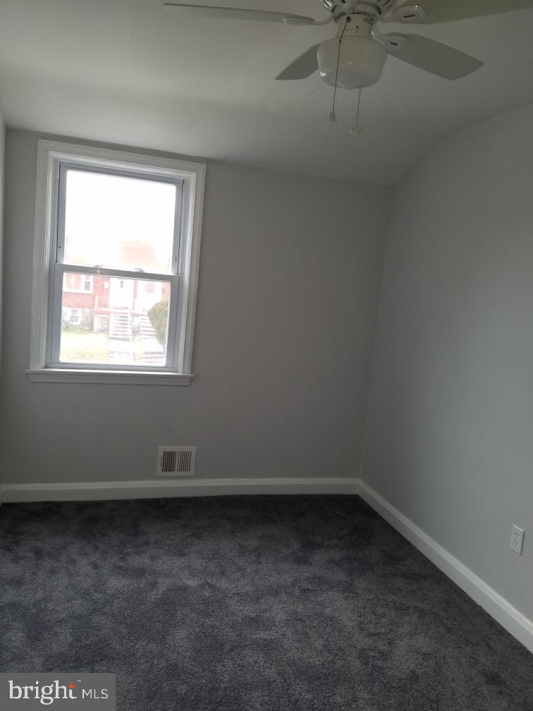 909 Stamford Road Baltimore, MD 21229 - Photo 10 of 43 Gallery Image 10