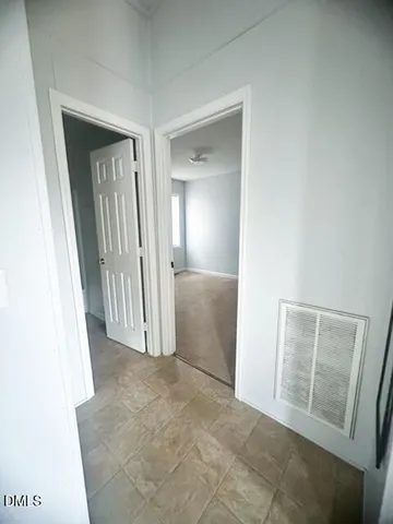 a view of entryway with window