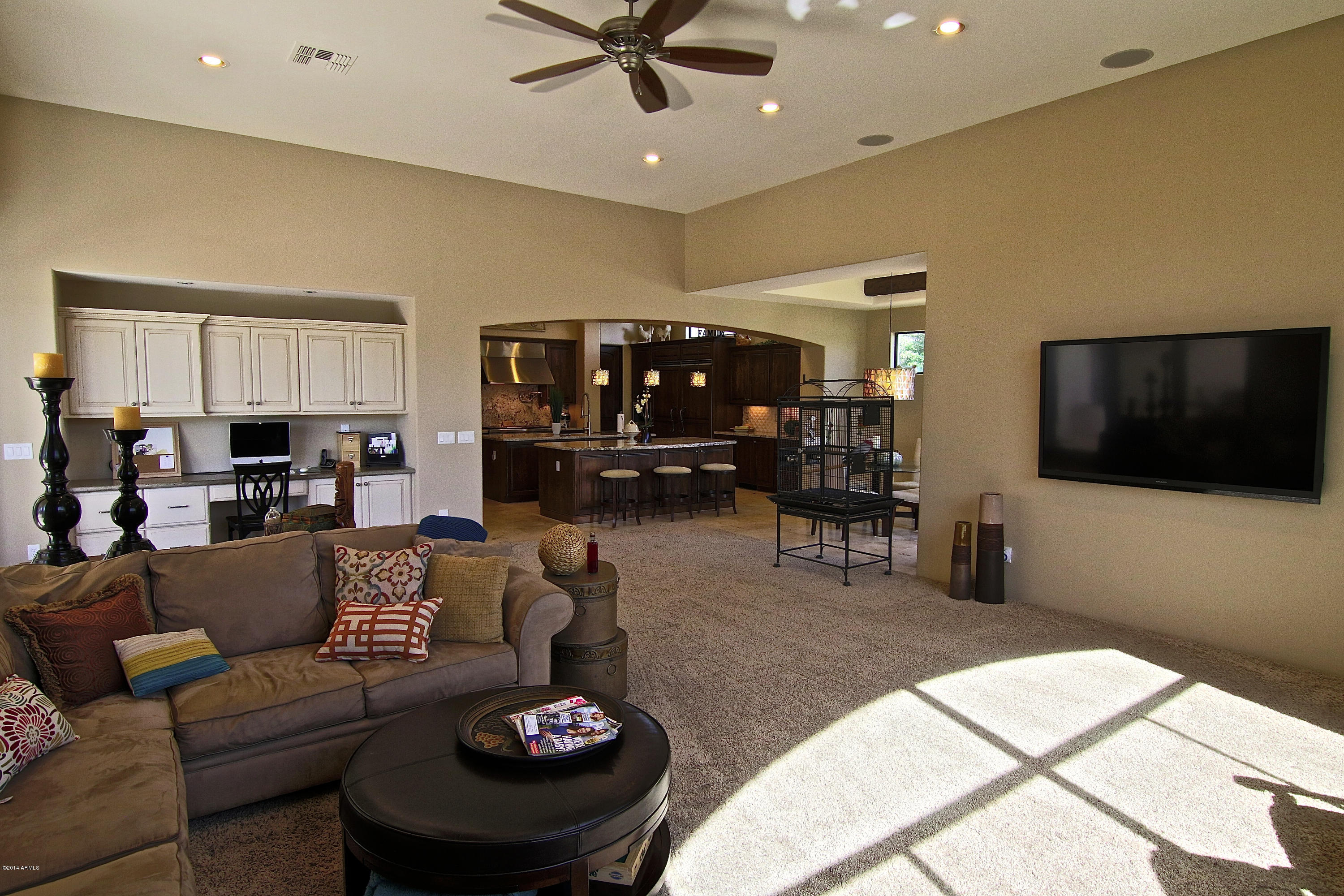 1950 East Appleby Road Gilbert, AZ 85298 - Photo 24 of 80 Great room with built-in desk
