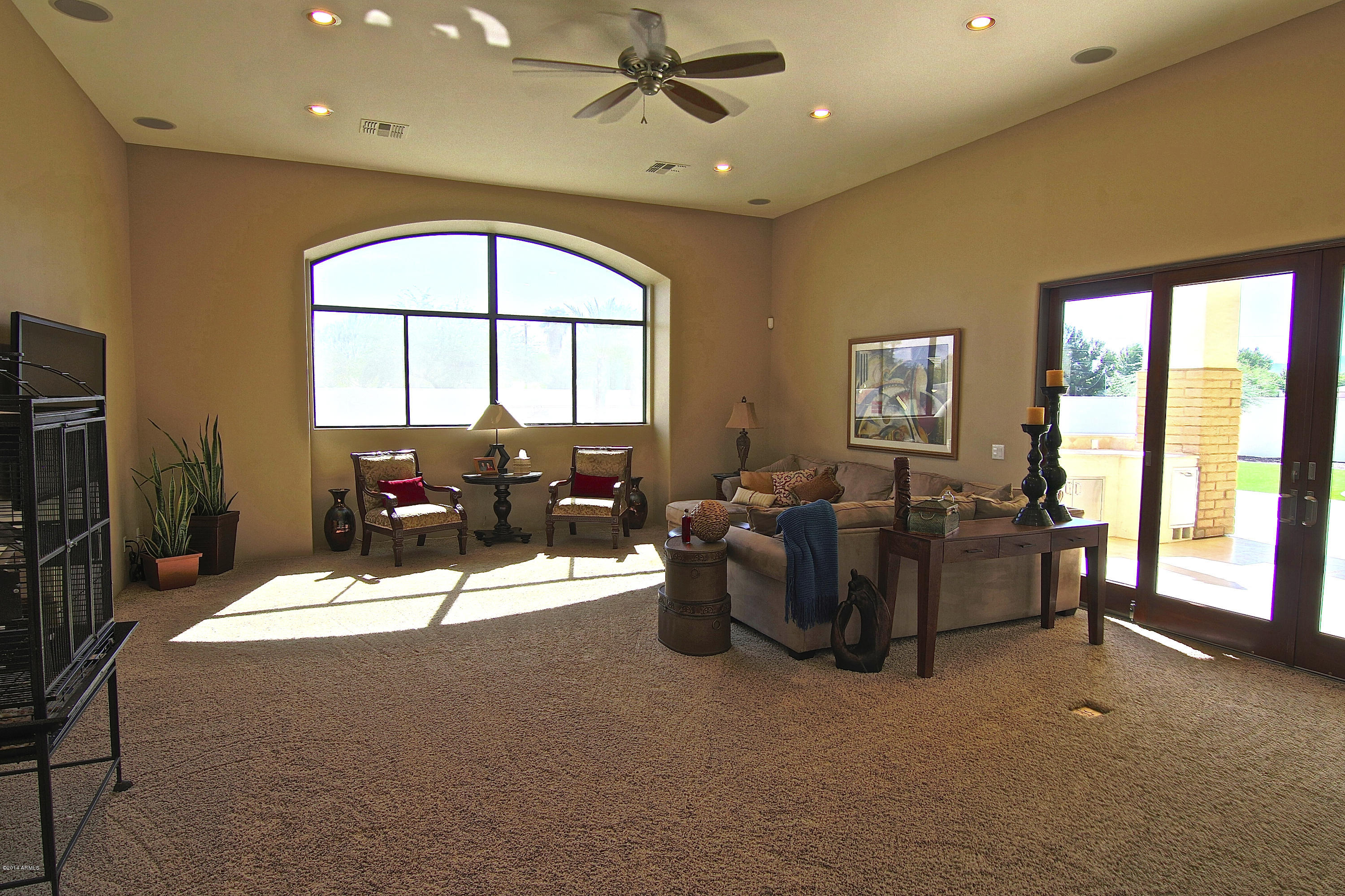 1950 East Appleby Road Gilbert, AZ 85298 - Photo 25 of 80 Huge great room w/ doors to patios