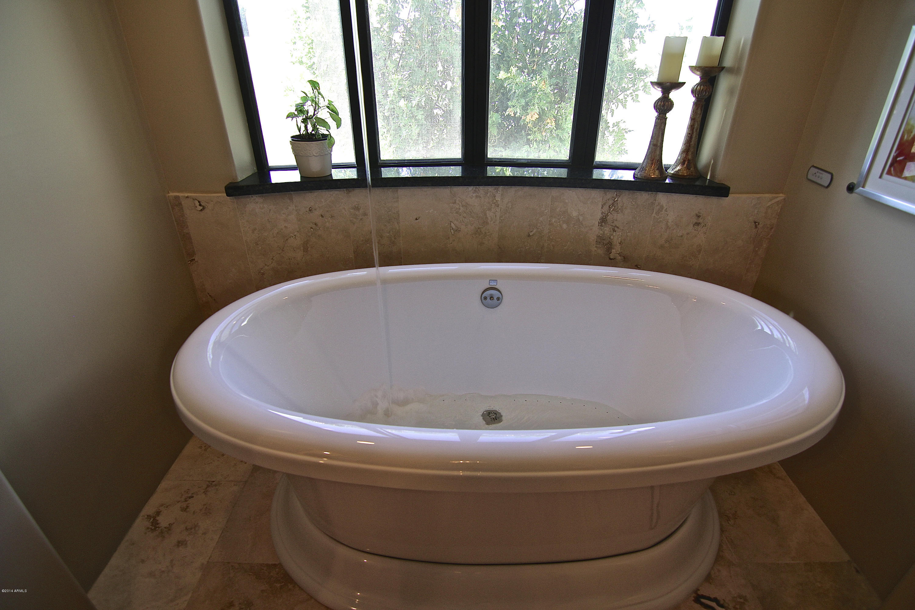 1950 East Appleby Road Gilbert, AZ 85298 - Photo 45 of 80 Jetted air therapy tub with ceiling fill