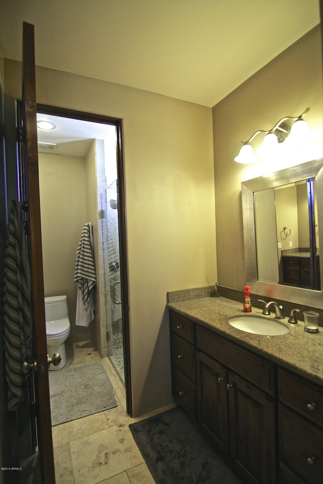 1950 East Appleby Road Gilbert, AZ 85298 - Photo 55 of 80 Jack & Jill bath btw bedroom 3 & 4