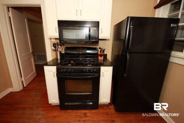 13 Homer Street Mobile, AL 36607 - Photo 11 of 19 Kitchen View 1