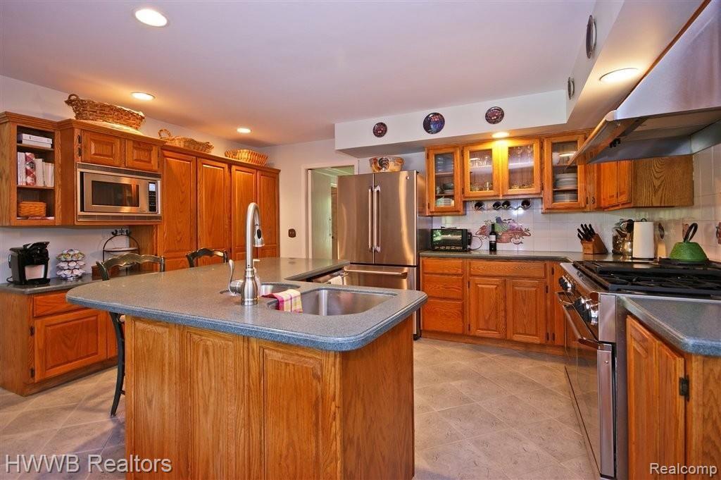 583 Overbrook Road Bloomfield Hills, MI 48302 - Photo 5 of 22 Chef's Kitchen