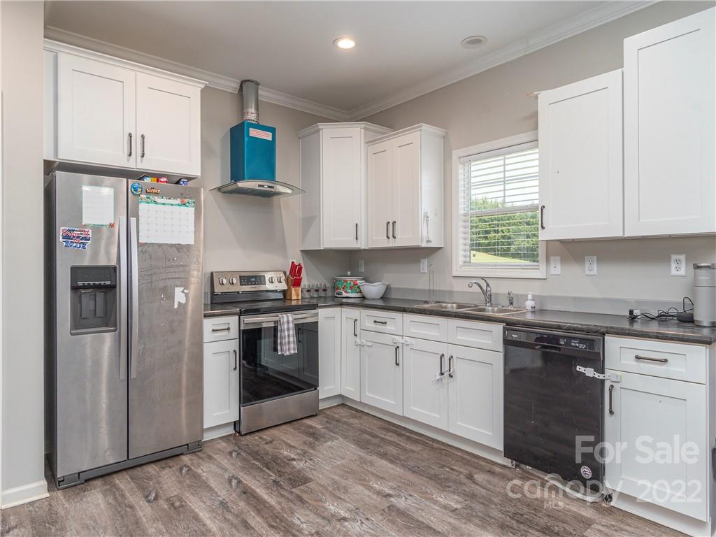 93 Gibbs Road Leicester, NC 28748 - Photo 5 of 19 Gallery Image 5