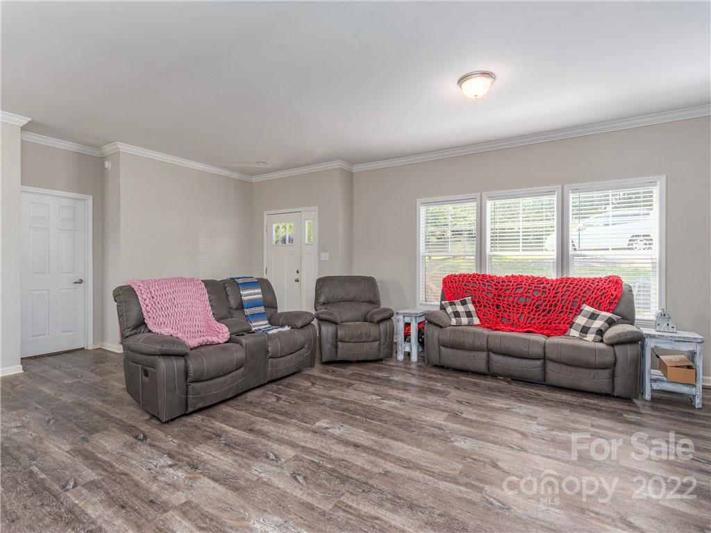 93 Gibbs Road Leicester, NC 28748 - Photo 7 of 19 Gallery Image 7