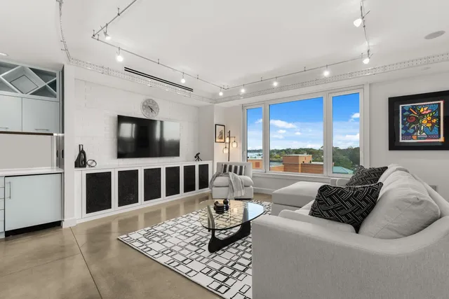 $3,429,000 | 1 Harbour Place, Unit 4I, Portsmouth, NH 03801