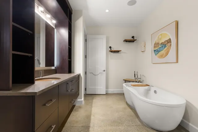 $3,429,000 | 1 Harbour Place, Unit 4I, Portsmouth, NH 03801