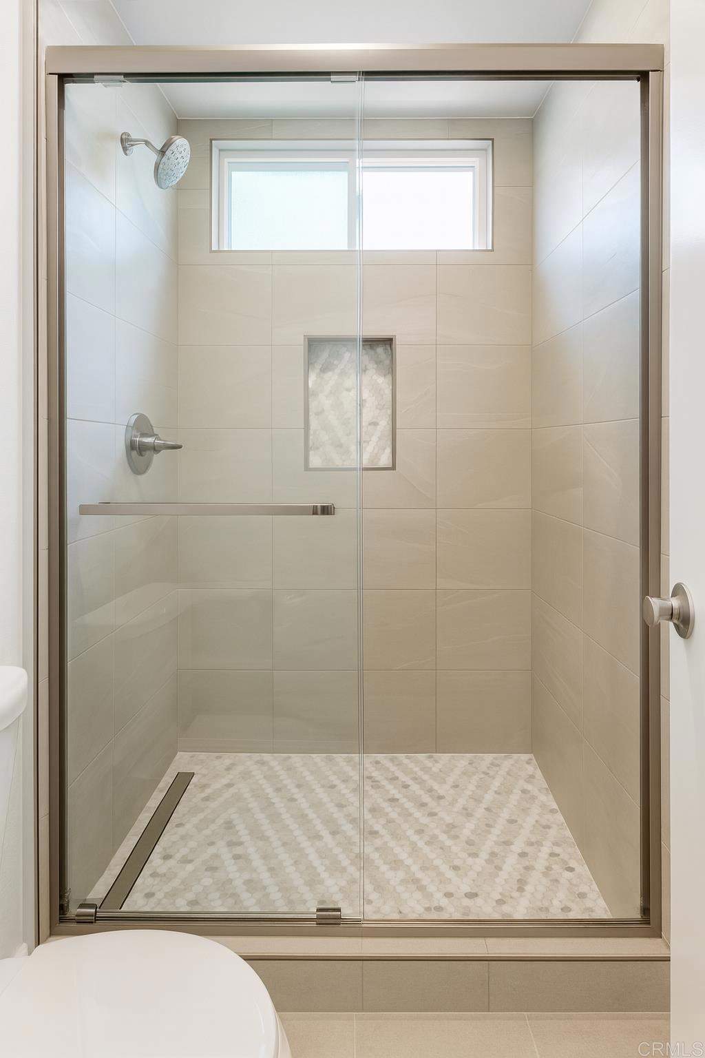 965 Jamacha Road El Cajon, CA 92019 - Photo 28 of 28 a bathroom with a window