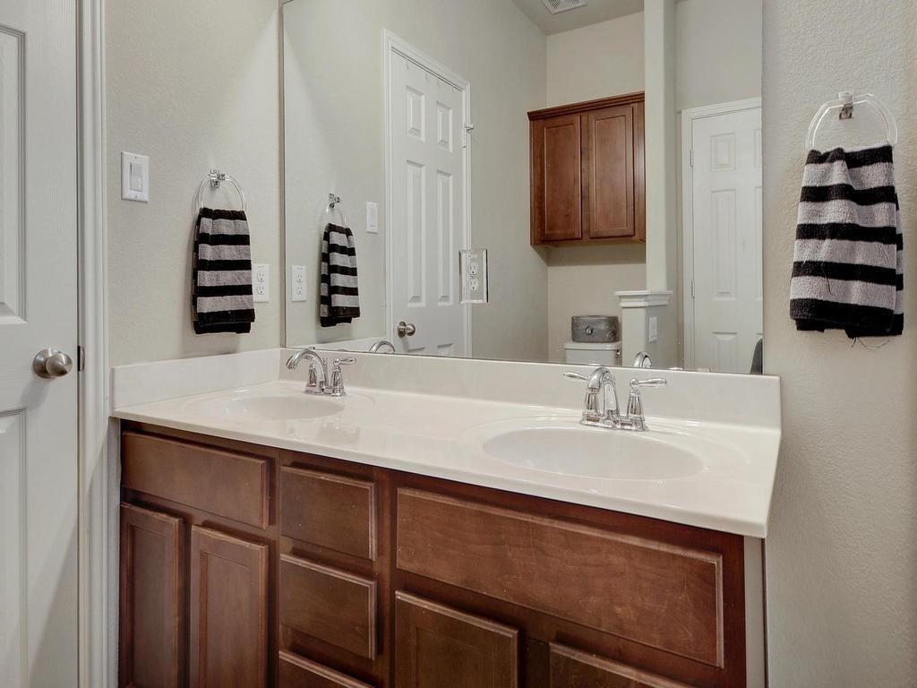 1310 West Parmer Lane, Unit 18B Austin, TX 78727 - Photo 10 of 17