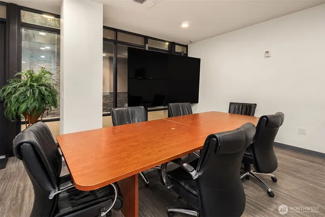 $515,000 | 4609 Union Bay Place Northeast, Unit 551, Seattle, WA 98105