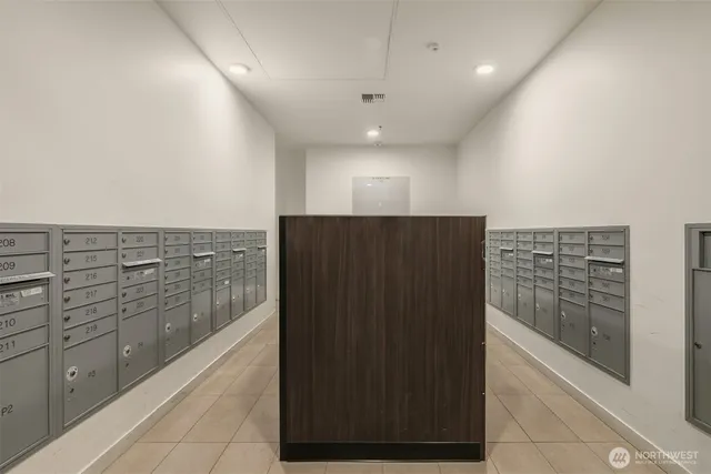 $515,000 | 4609 Union Bay Place Northeast, Unit 551, Seattle, WA 98105