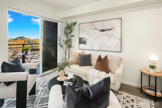 $515,000 | 4609 Union Bay Place Northeast, Unit 551, Seattle, WA 98105