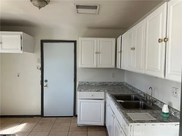 $214,000 | 709 Caliente Drive, Barstow, CA 92311