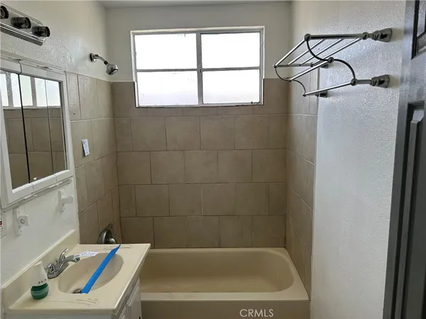 $214,000 | 709 Caliente Drive, Barstow, CA 92311