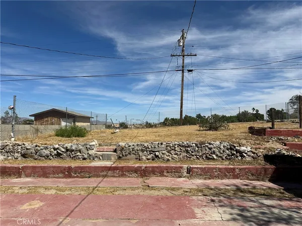 $214,000 | 709 Caliente Drive, Barstow, CA 92311