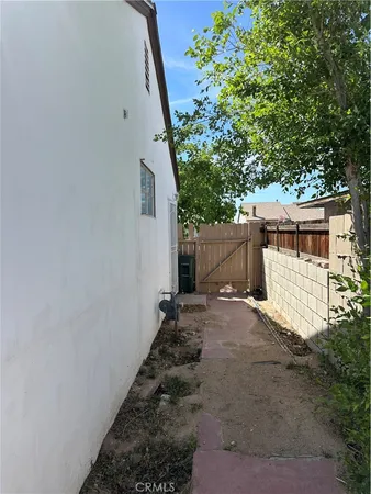 $214,000 | 709 Caliente Drive, Barstow, CA 92311