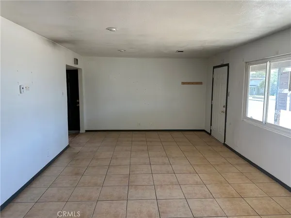 $214,000 | 709 Caliente Drive, Barstow, CA 92311