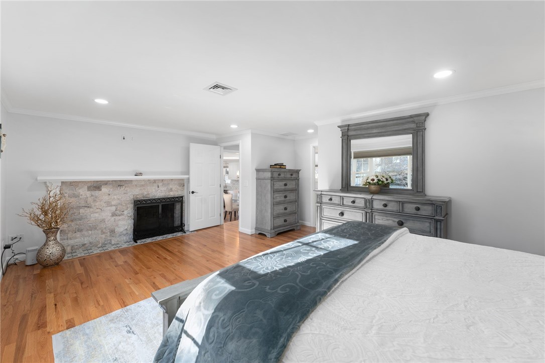 53 Rip Van Winkle Circle Warwick, RI 02886 - Photo 16 of 47