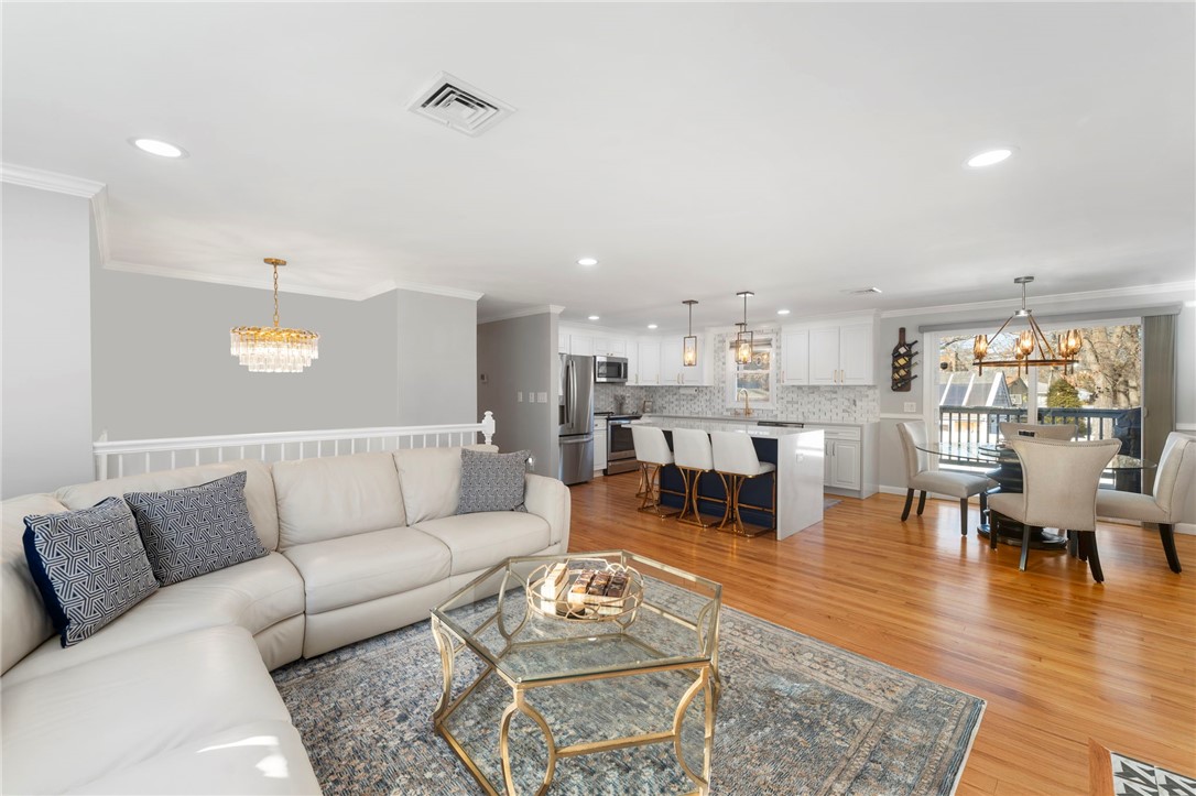 53 Rip Van Winkle Circle Warwick, RI 02886 - Photo 7 of 47