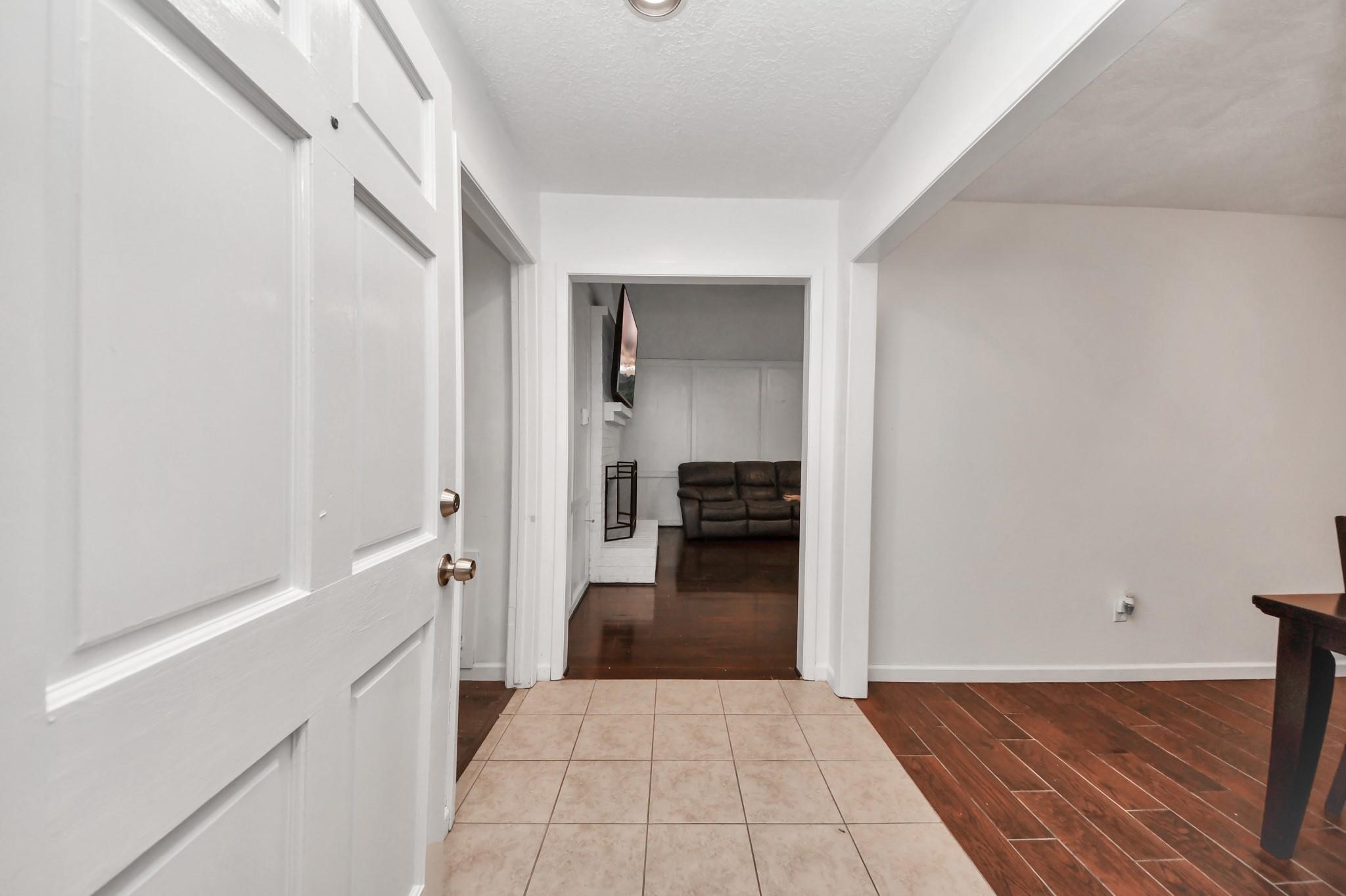 1415 Parry-Sound Pasadena, TX 77504 - Photo 3 of 34 a view of a kitchen from the hallway