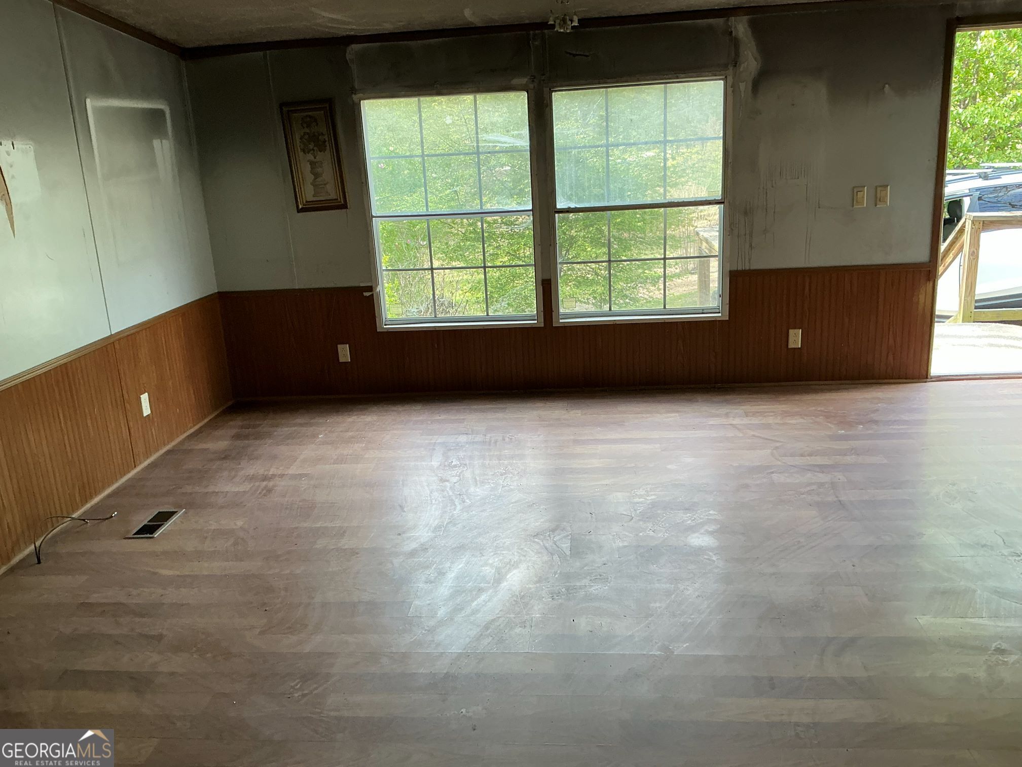 1101 Sunshine Road Toccoa, GA 30577 - Photo 4 of 11 Livingroom