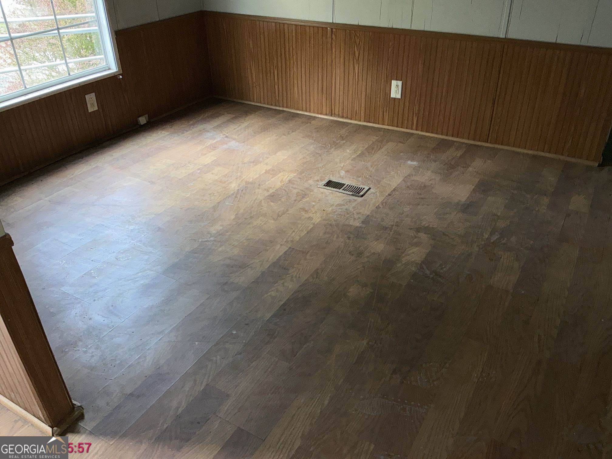 1101 Sunshine Road Toccoa, GA 30577 - Photo 5 of 11 Dinning