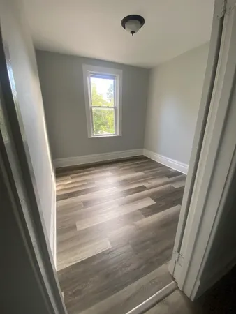 $1,400 | 416a West Virginia Street, Unit B, Crystal Lake, IL 60014