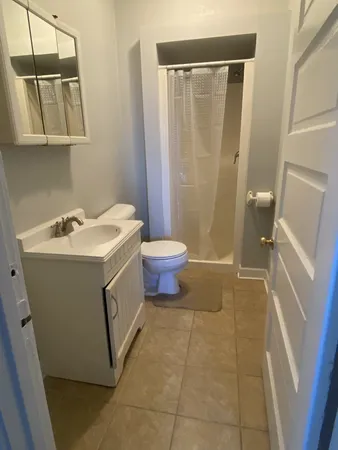 $1,400 | 416a West Virginia Street, Unit B, Crystal Lake, IL 60014