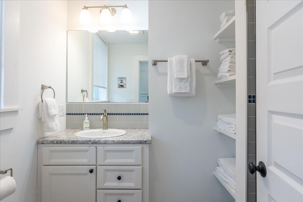 40 Atlantic Avenue Boothbay Harbor, ME 04538 - Photo 13 of 49 First floor bath 3