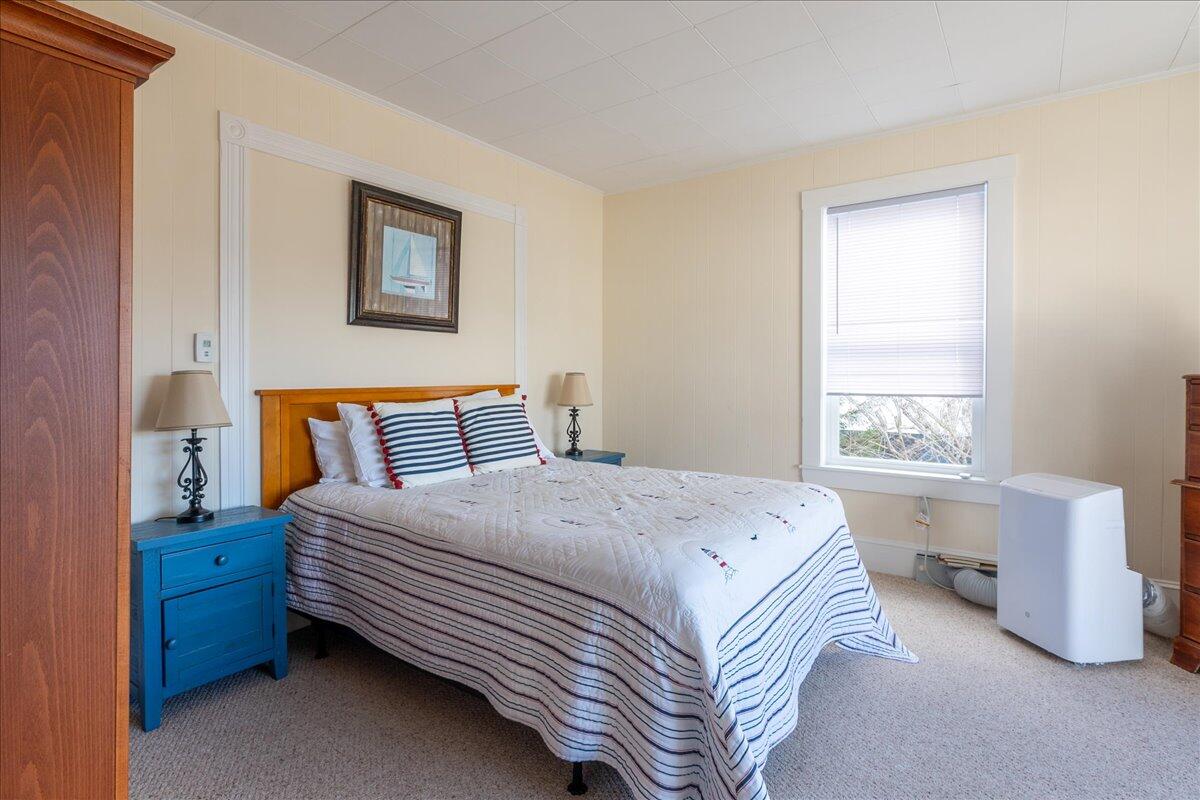 40 Atlantic Avenue Boothbay Harbor, ME 04538 - Photo 21 of 49 First floor second bedroom