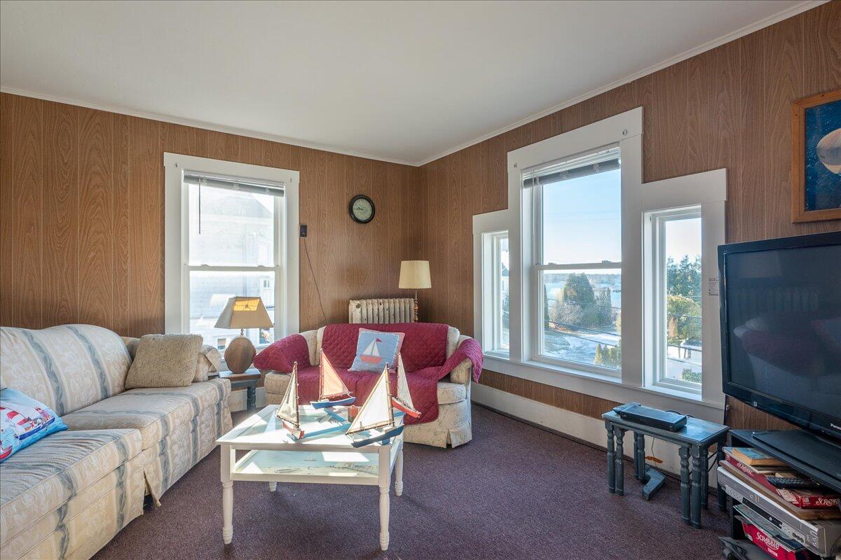 40 Atlantic Avenue Boothbay Harbor, ME 04538 - Photo 41 of 49 Second floor living room