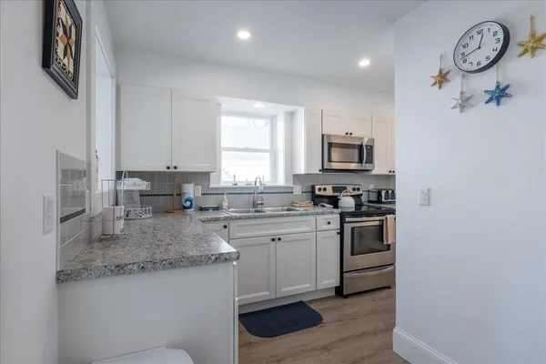 $795,000 | 40 Atlantic Avenue, Boothbay Harbor, ME 04538
