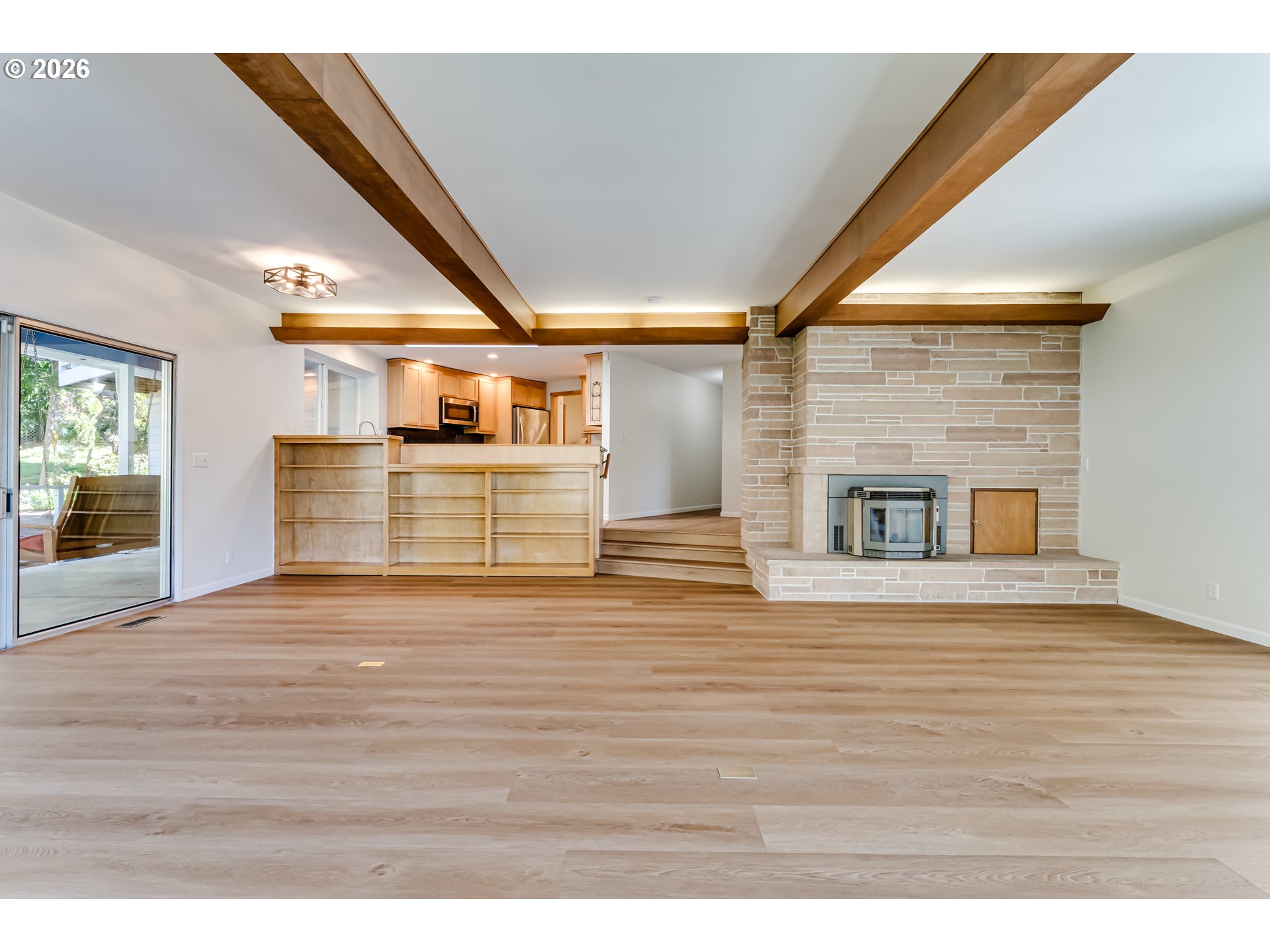 91082 Leashore Drive Vida, OR 97488 - Photo 13 of 47 Living Room